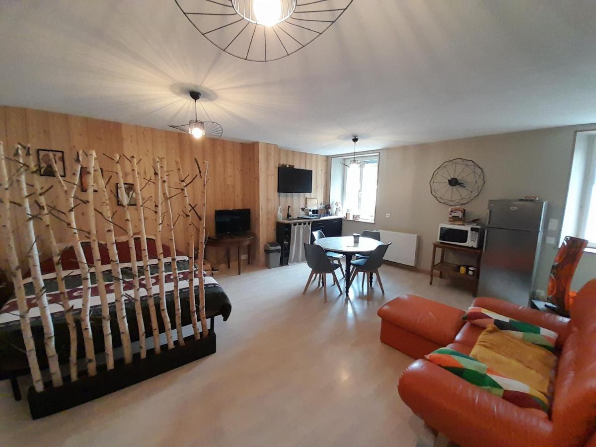 Studio Cosy de 2 à 4 personnes au cœur du Haut Doubs, entre les lacs, les montagnes et les vignobles Frasne Exterior foto